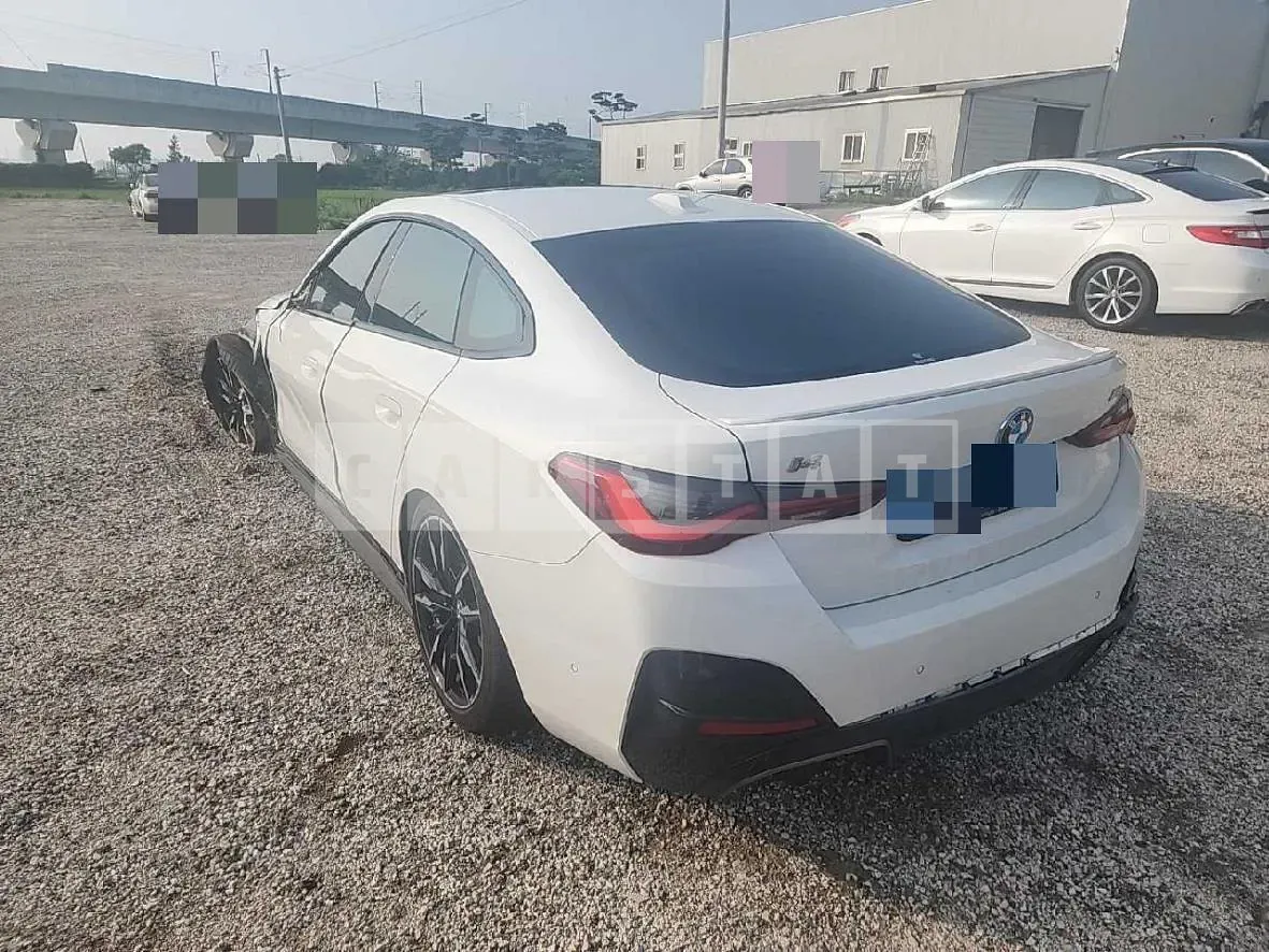 Photo 2 of 16: 2022 BMW i4 M50, VIN WBY31AW05NFM62354 — Korean insurance auction