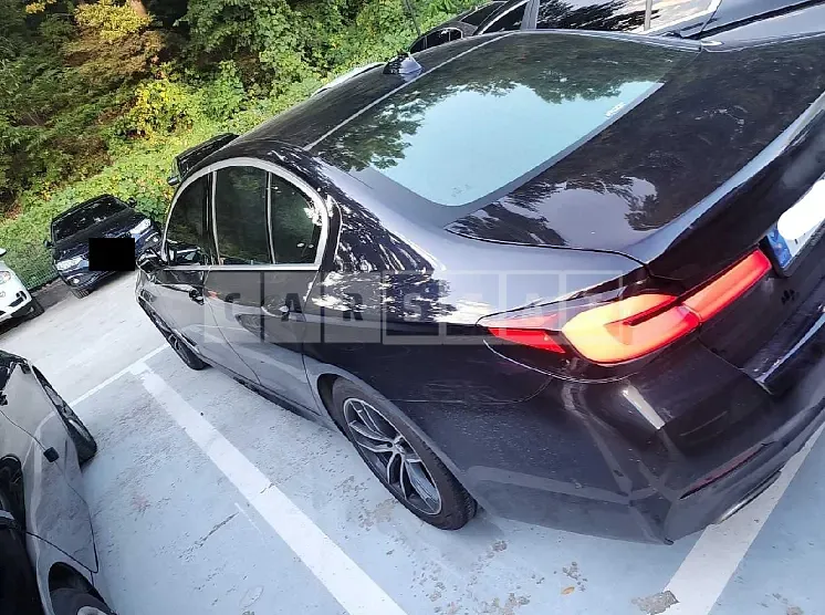 Photo 2 of 20: 2021 BMW 520i, VIN WBA11BH03MWX26971 — Korean insurance auction