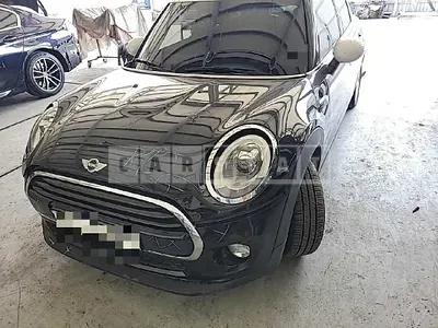 Photo 1 of 17: 2016 MINI Cooper D Five-Door, VIN WMWXT3105H2E28135 — Korean insurance auction