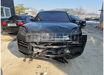 Photo 1 of 25: 2024 Porsche Cayenne E-Hybrid — Korean insurance auction
