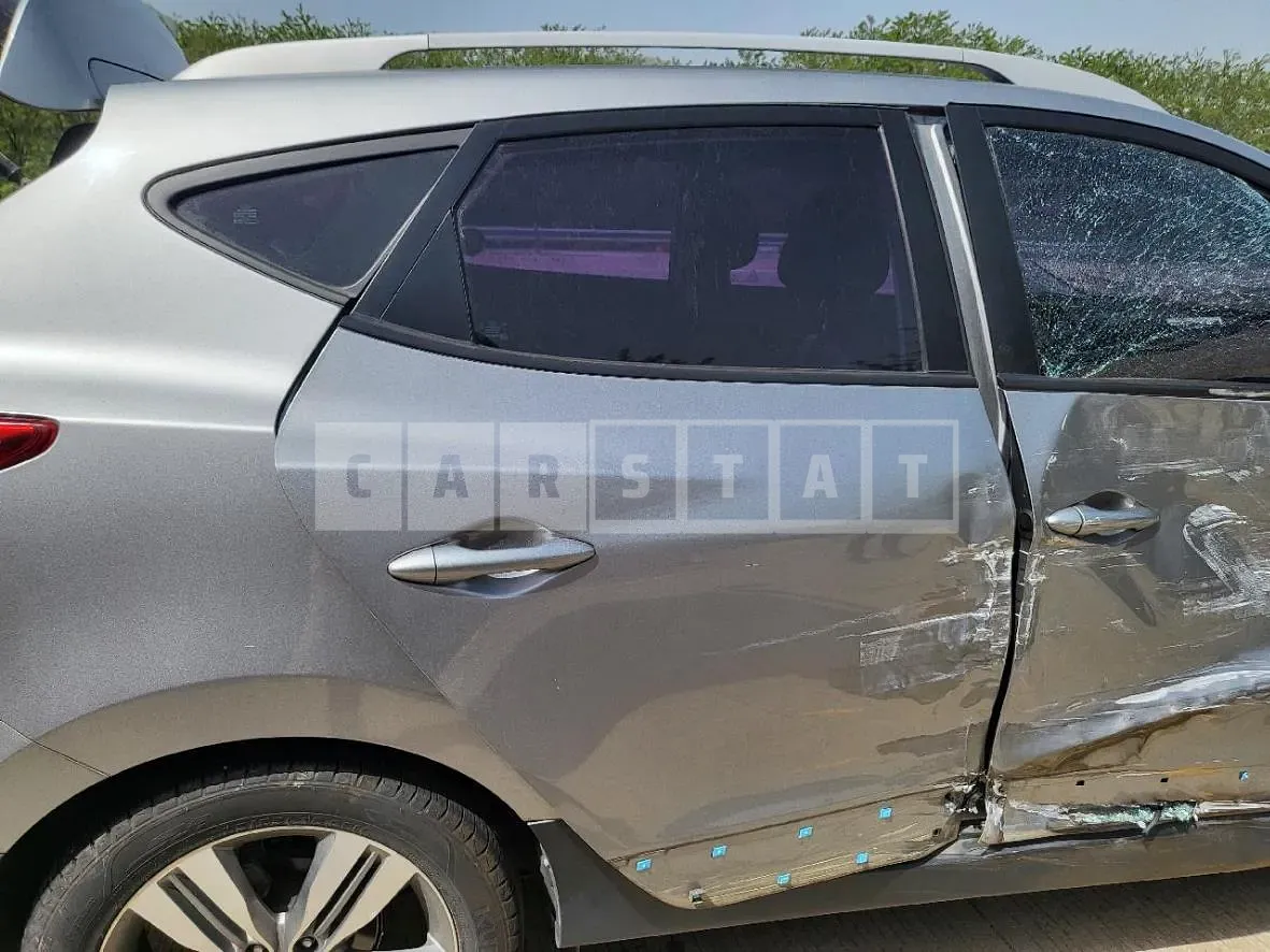 Photo 2 of 10: 2014 Hyundai Tucson, VIN KMHJT81FBFU014471 — Korean insurance auction