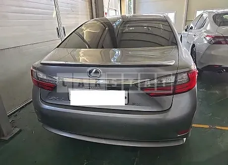 Photo 2 of 17: 2016 Lexus ES300h — Korean insurance auction