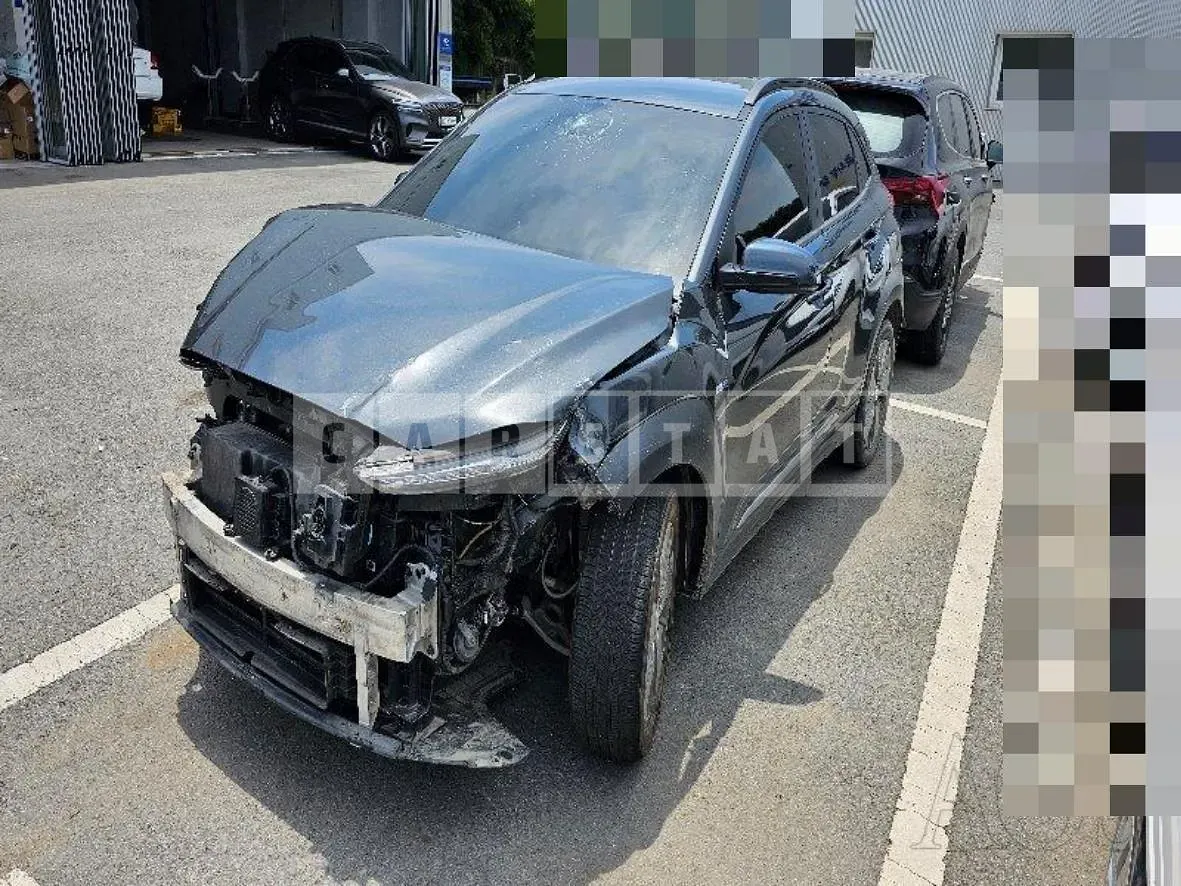 Photo 2 of 26: 2019 Hyundai Kona Electric, VIN KMHK281GFKU033139 — Korean insurance auction