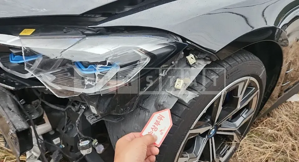 Photo 2 of 10: 2023 BMW Ir SCRIES40 — Korean insurance auction