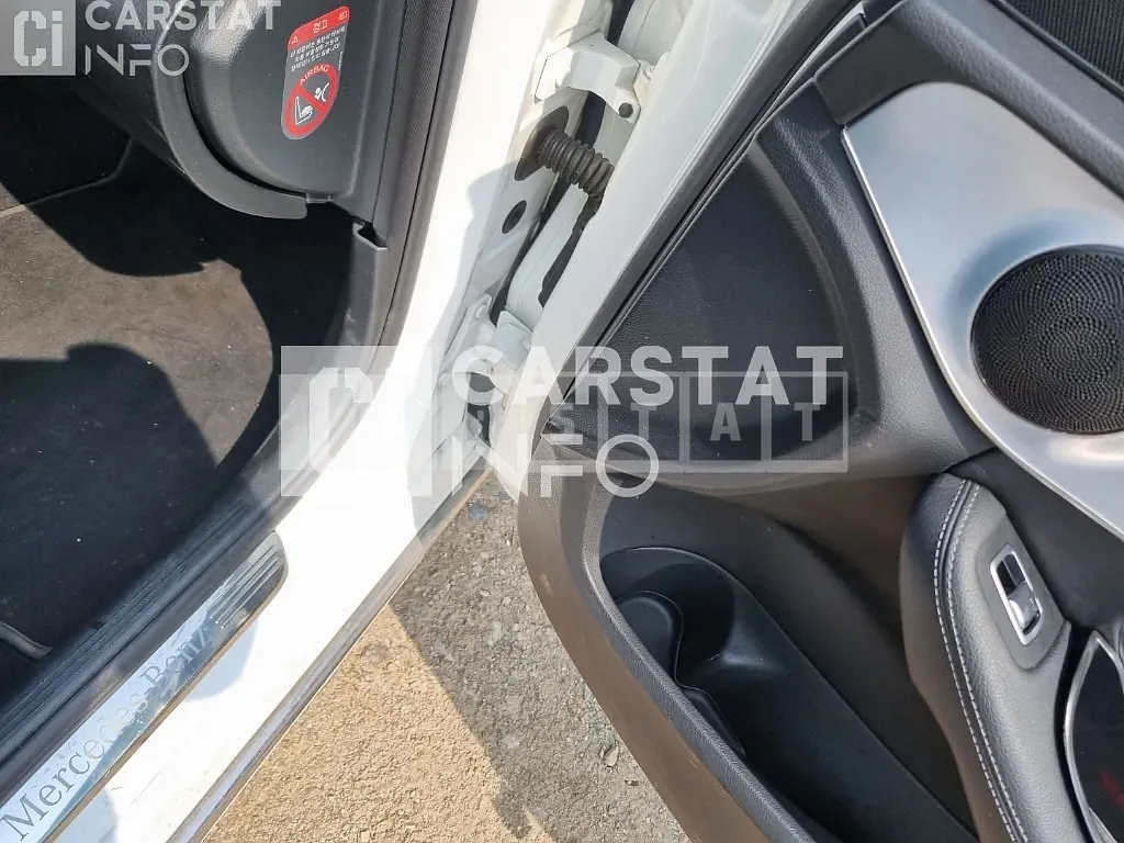 Photo 2 of 28: 2016 Mercedes-Benz C220d, VIN WDDWF0EB7GR193312 — Korean insurance auction