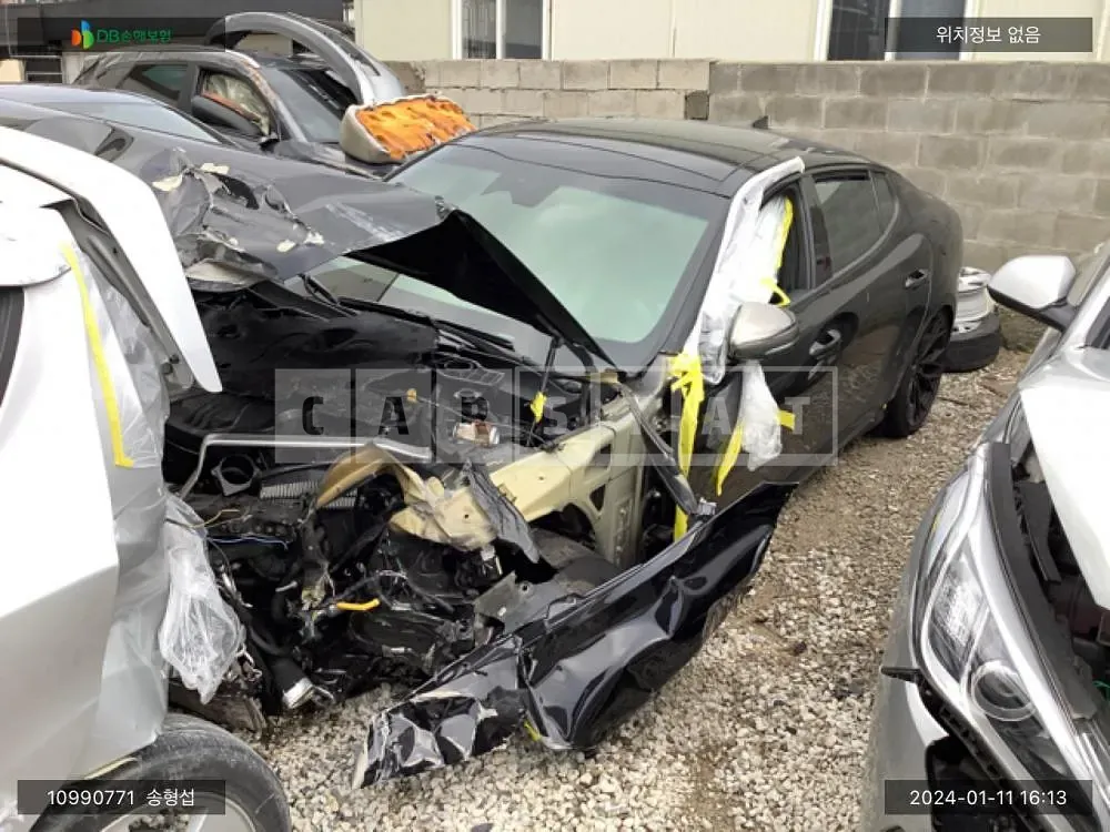 Photo 2 of 28: 2021 Kia Stinger, VIN KNAE551CBMS095344 — Korean insurance auction