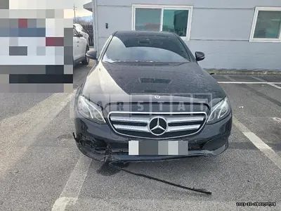 Photo 1 of 15: 2019 Mercedes-Benz E300, VIN WDDZF4JB9KA681551 — Korean insurance auction