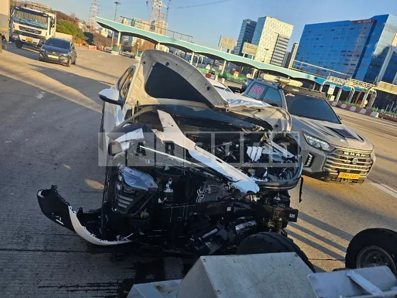 Photo 2 of 4: 2024 Hyundai Kona — Korean insurance auction
