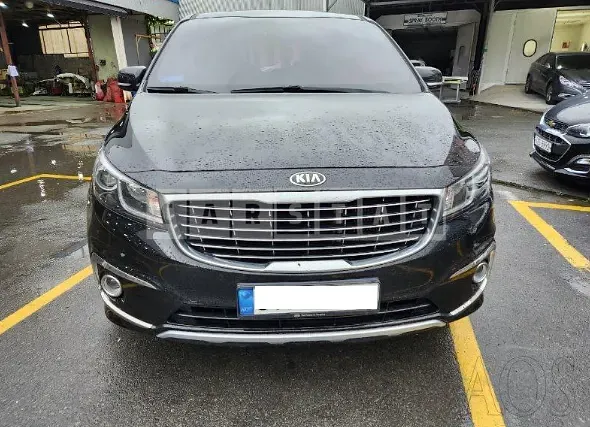 Photo 2 of 33: 2017 Kia Carnival, VIN KNAMC81ABHS259848 — Korean insurance auction