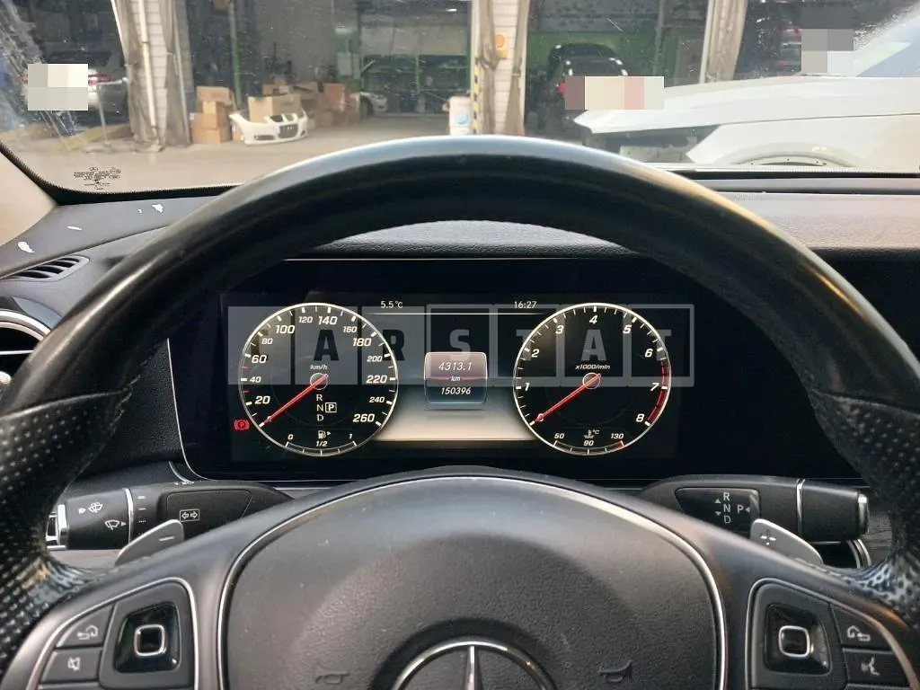 Photo 2 of 11: 2016 Mercedes-Benz E300, VIN WDDZF4JB2HA035633 — Korean insurance auction