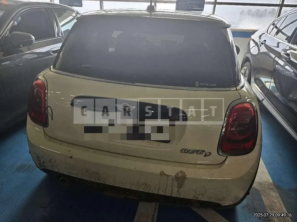 Photo 2 of 13: 2017 MINI Cooper D — Korean insurance auction