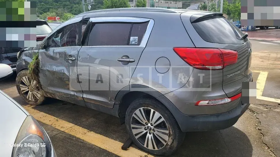 Photo 2 of 10: 2015 Kia Sportage R — Korean insurance auction