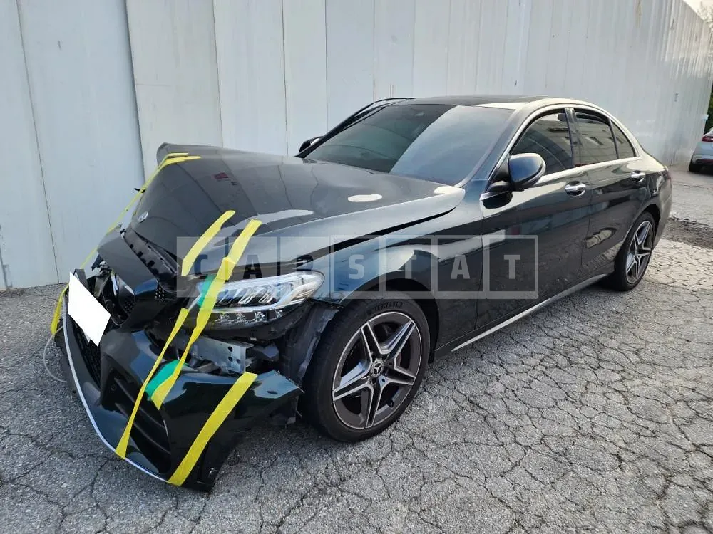 Photo 2 of 28: 2019 Mercedes-Benz C220 d 4Matic, VIN WDDWF1FB4KR462671 — Korean insurance auction