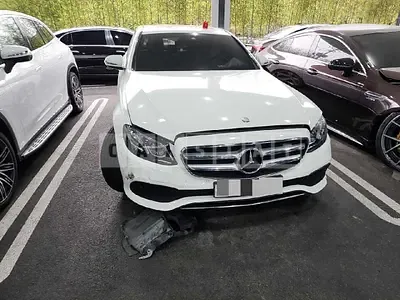 Photo 1 of 57: 2016 Mercedes-Benz E220 d — Korean insurance auction