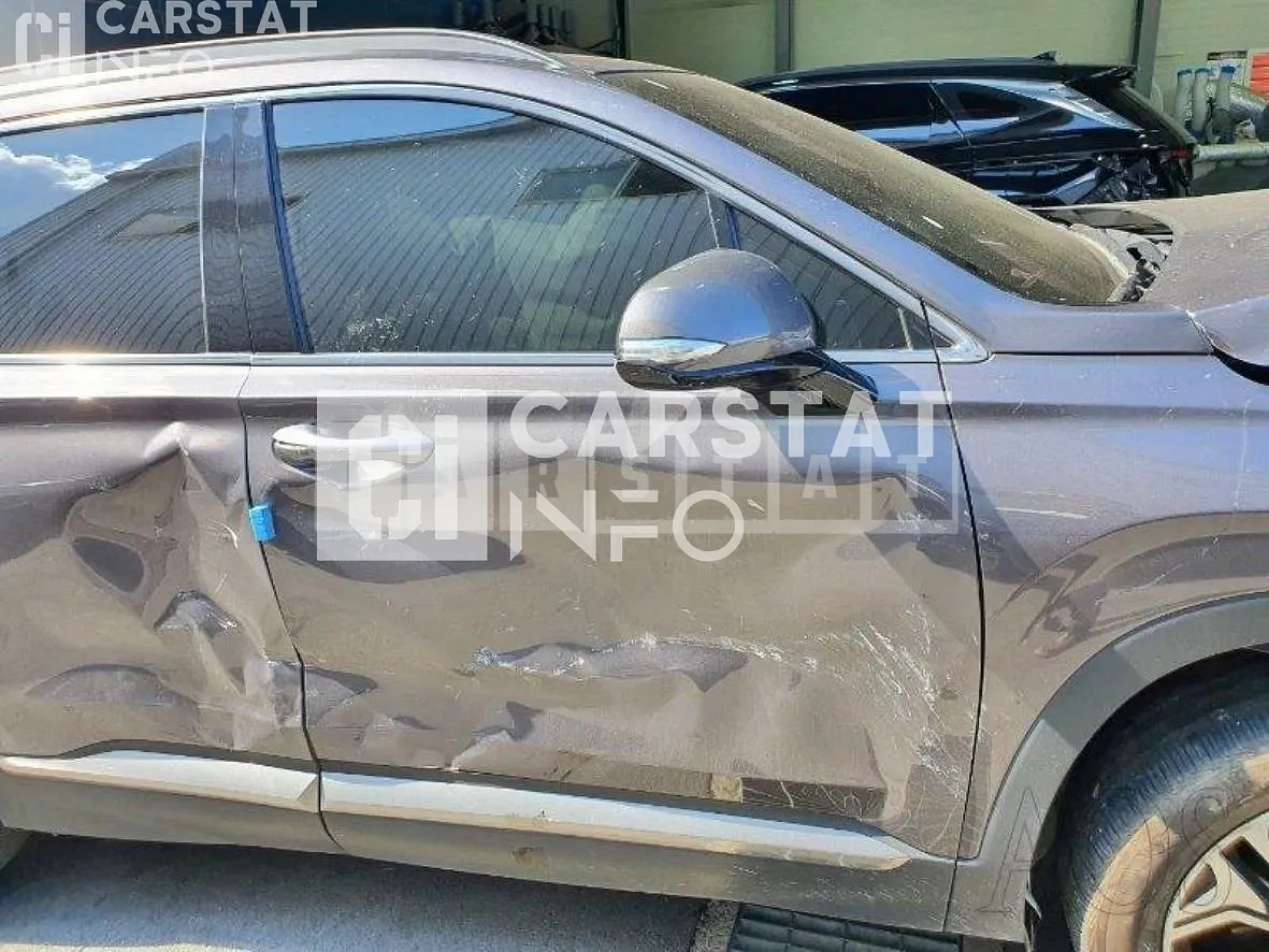 Photo 2 of 36: 2018 Hyundai Santa Fe 2.0 — Korean insurance auction