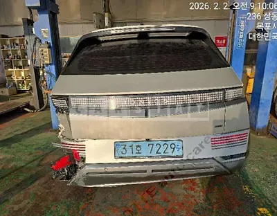 Photo 1 of 28: 2022 Hyundai IONIQ 5, VIN KMHKR81CPNU090328 — Korean insurance auction