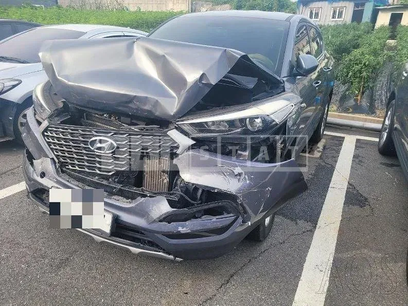 Photo 2 of 23: 2016 Hyundai Tucson TL 1.7, VIN KMHJ2815GHU286543 — Korean insurance auction
