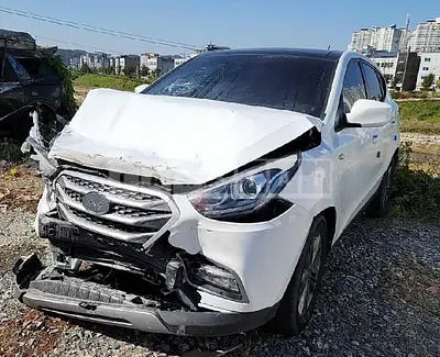 Photo 1 of 10: 2015 Hyundai Tucson, VIN KMHJT81VBFU958218 — Korean insurance auction