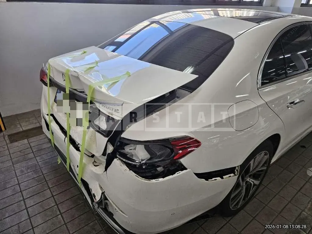 Photo 2 of 21: 2024 Mercedes-Benz E 220 d 4Matic — Korean insurance auction