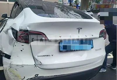 Photo 1 of 61: 2021 Tesla Model Y Long Range, VIN 5YJYGDEE8MF168695 — Korean insurance auction