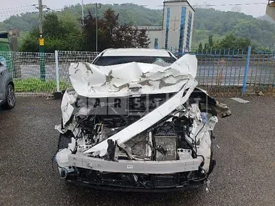 Photo 1 of 42: 2023 Hyundai Santa Fe — Korean insurance auction