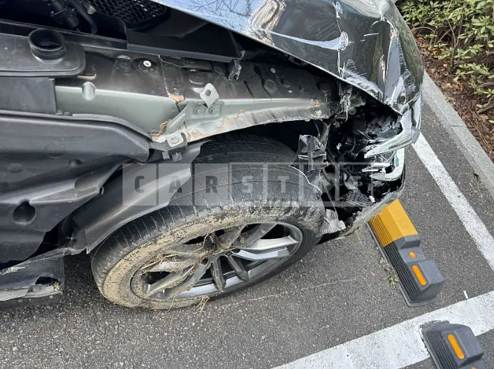 Photo 2 of 25: 2020 BMW 520i M Sport Package, VIN WBAJK910XLCE44703 — Korean insurance auction