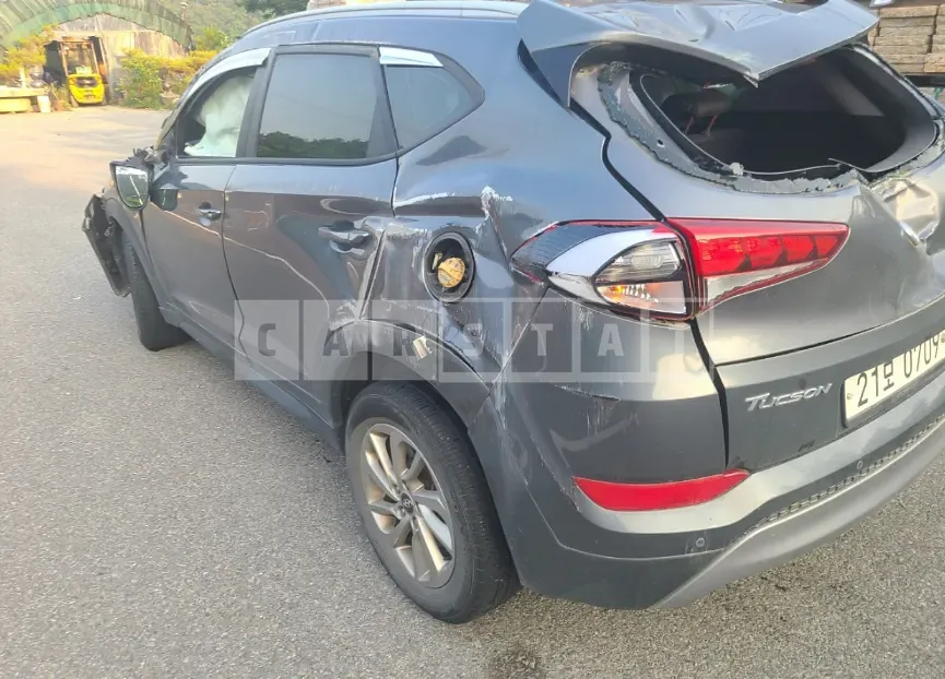 Photo 2 of 9: 2017 Hyundai Tucson, VIN KMHJ3815GHU254937 — Korean insurance auction