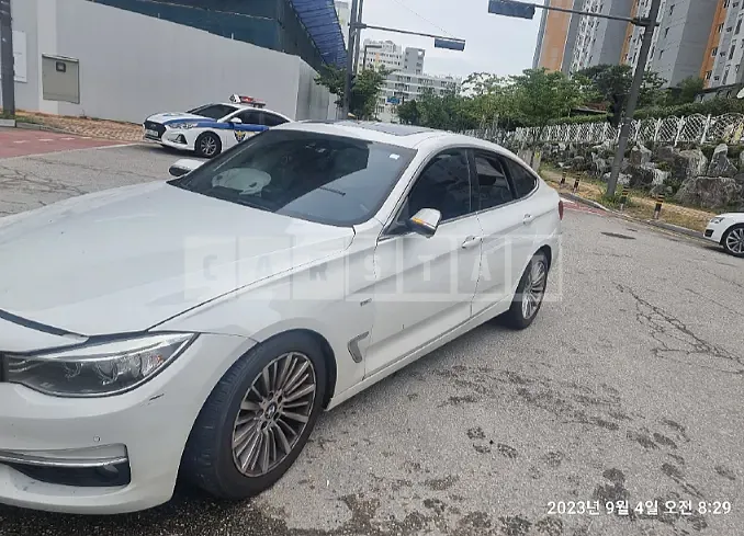 Photo 2 of 6: 2015 BMW 320d GranTurismo, VIN WBA3Y3108FD772024 — Korean insurance auction