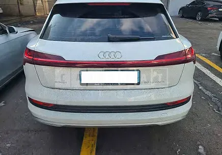Photo 2 of 50: 2021 Audi e-tron 55 quattro, VIN WAUZZZGE3MB041720 — Korean insurance auction