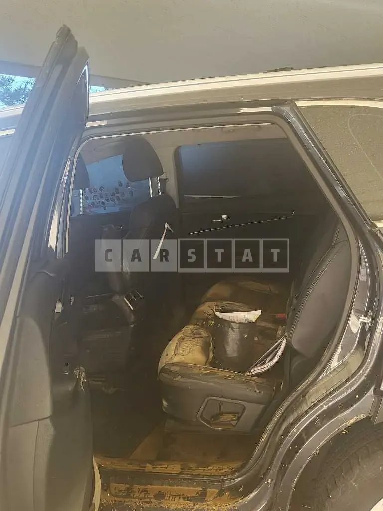 Photo 3 of 3: 2018 Kia Sorento, VIN KNAPS81ADJA437832 — Korean insurance auction