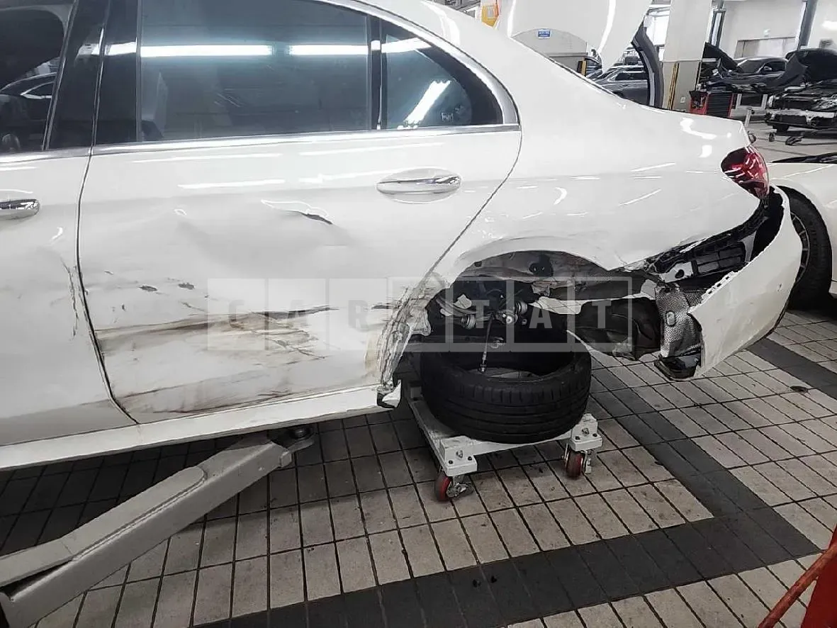Photo 2 of 7: 2022 Mercedes-Benz E350 4Matic, VIN W1KZF8GB7NB097713 — Korean insurance auction