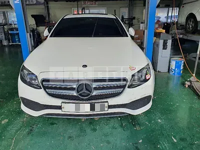 Photo 1 of 15: 2019 Mercedes-Benz E220d, VIN WDDZF0EB2KA621582 — Korean insurance auction