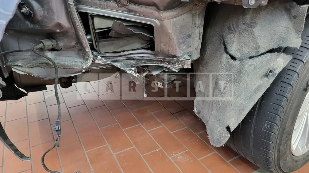 Photo 2 of 9: 2015 BMW 520d xDrive — Korean insurance auction