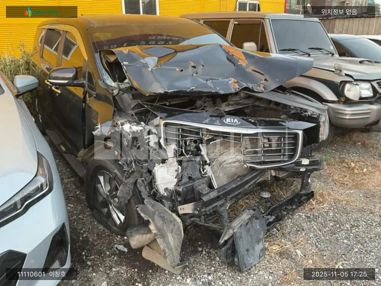 Photo 2 of 10: 2019 Kia Carnival, VIN KNHMF37ABLS627073 — Korean insurance auction