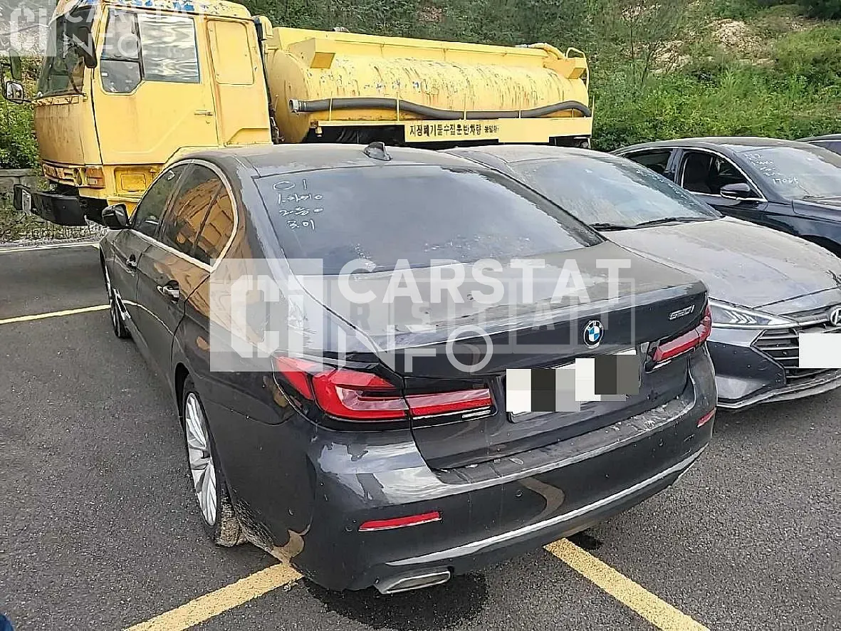 Photo 2 of 14: 2020 BMW Calm 520i — Korean insurance auction
