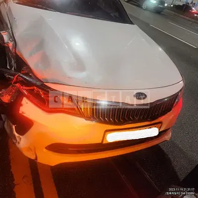 Photo 1 of 14: 2018 Kia K5, VIN KNAGS411BJA242868 — Korean insurance auction