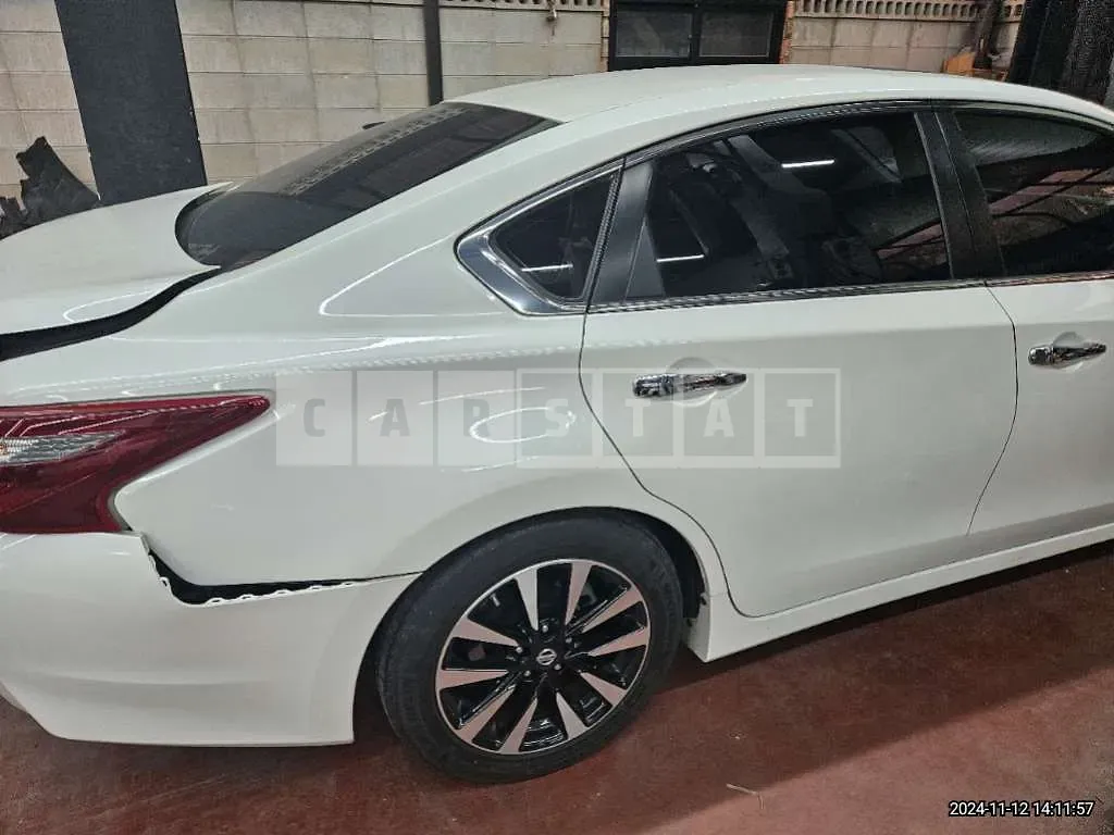 Photo 2 of 10: 2018 Nissan Altima 2.5, VIN 1N4AL3AP6JC180678 — Korean insurance auction