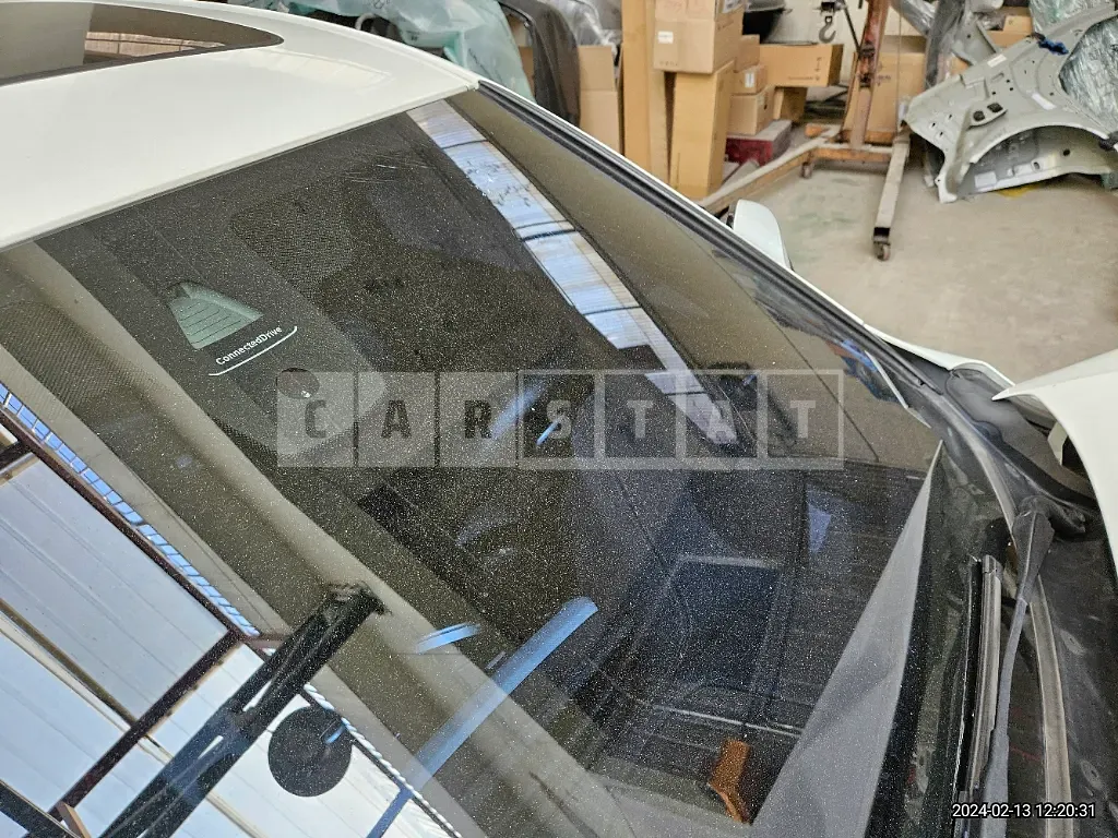 Photo 2 of 35: 2018 BMW 320i, VIN WBA8A9100JAE91250 — Korean insurance auction