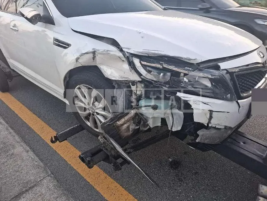Photo 2 of 9: 2014 Kia K5 2.0 (LPG) — Korean insurance auction