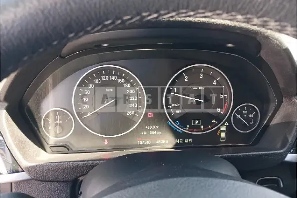 Photo 2 of 14: 2017 BMW 320d — Korean insurance auction