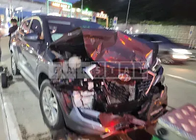 Photo 1 of 8: 2017 Hyundai Tucson, VIN KMHJ2815GHU303113 — Korean insurance auction