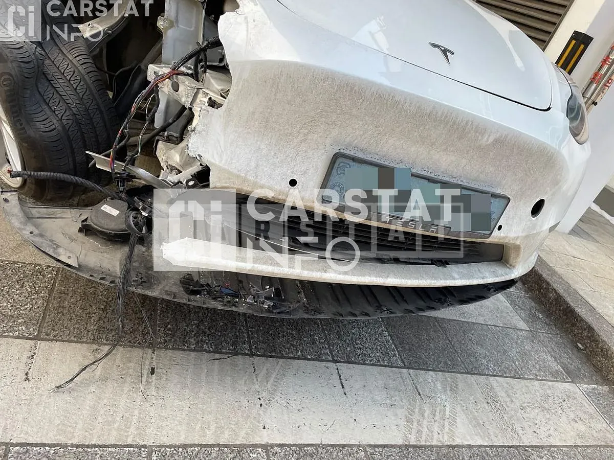 Photo 2 of 28: 2021 Tesla Model Y LongRange, VIN 5YJYGDEE7MF167604 — Korean insurance auction