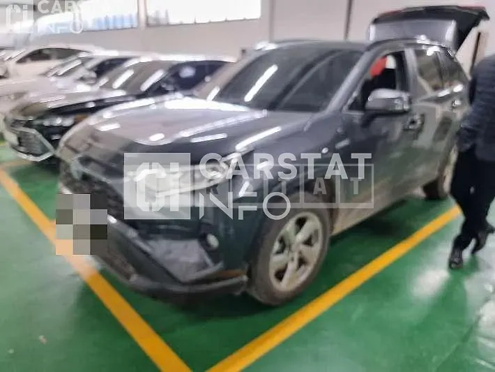 Photo 2 of 51: 2021 Toyota RAV4 Hybrid, VIN JTMW2RFV3MD095857 — Korean insurance auction