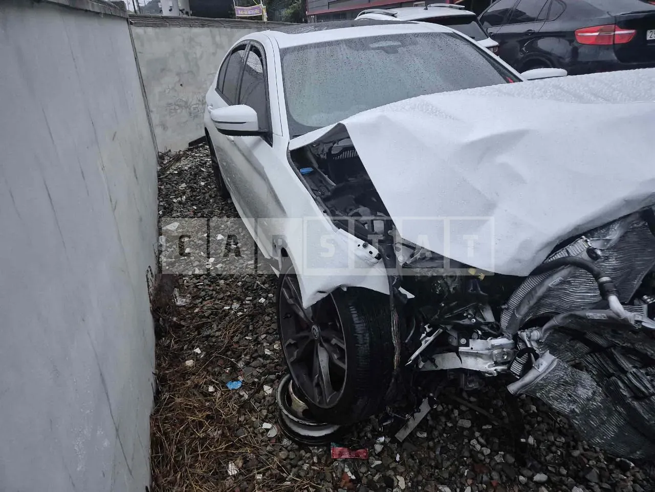 Photo 2 of 18: 2023 BMW M550i xDrive, VIN WBA11BK01PCM78265 — Korean insurance auction