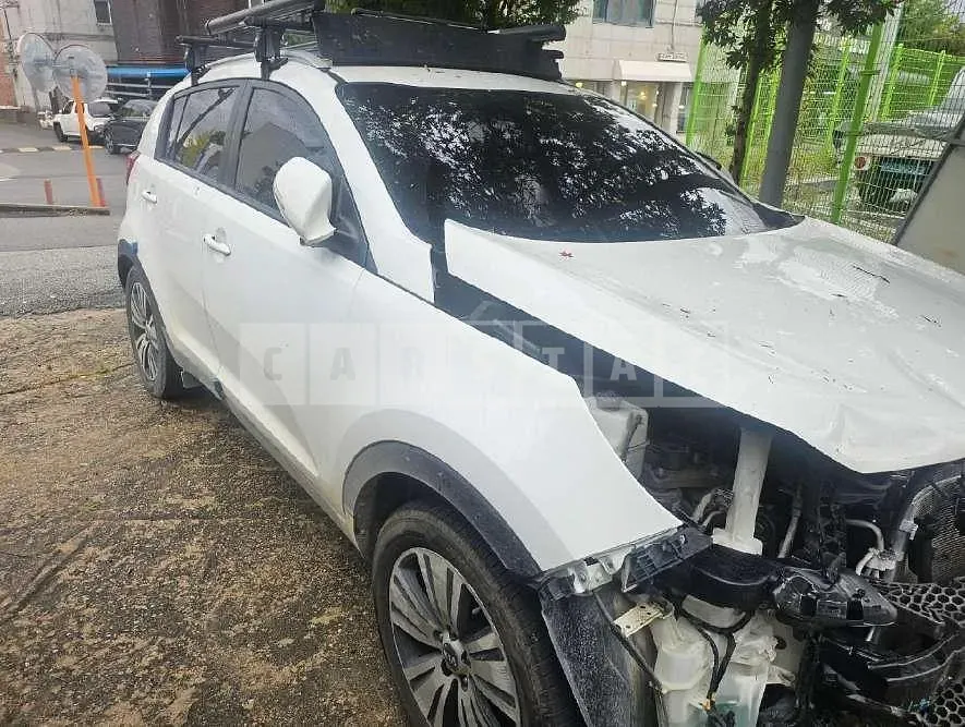 Photo 2 of 15: 2014 Kia Sportage R — Korean insurance auction