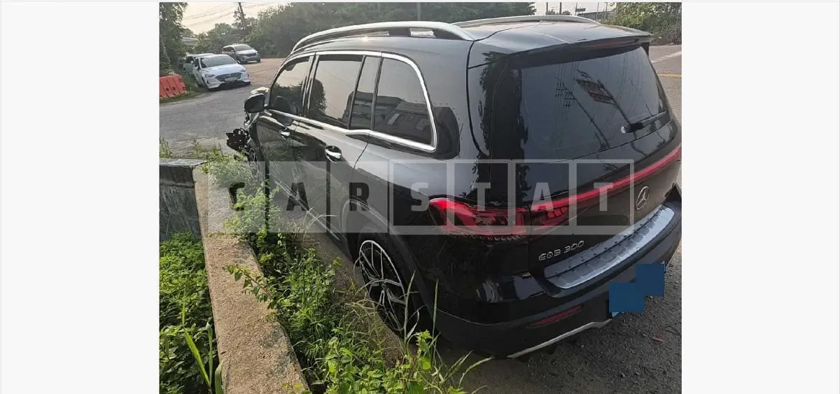 Photo 2 of 42: 2024 Mercedes-Benz EQB300 4Matic — Korean insurance auction