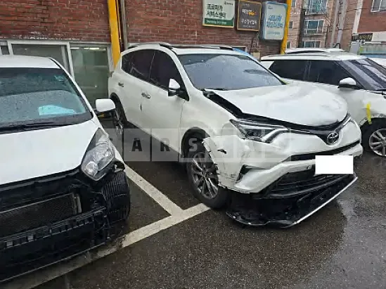 Photo 2 of 7: 2016 Toyota RAV4 2WD — Korean insurance auction