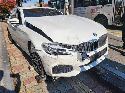 Photo 1 of 13: 2020 BMW 530e iPerformance M Sport PACKAGE(19), VIN WBAJS9107LCE70160 — Korean insurance auction