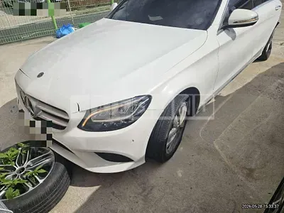 Photo 1 of 12: 2018 Mercedes-Benz C220 d — Korean insurance auction