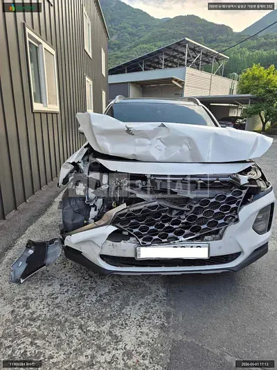 Photo 1 of 17: 2019 Hyundai Santa Fe, VIN KMHS381ABKU145755 — Korean insurance auction